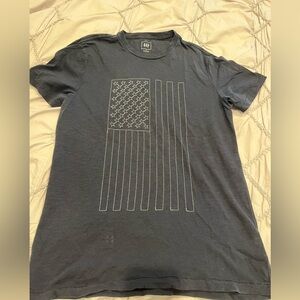 GAP Men's navy stitched American flag T-Shirt size small